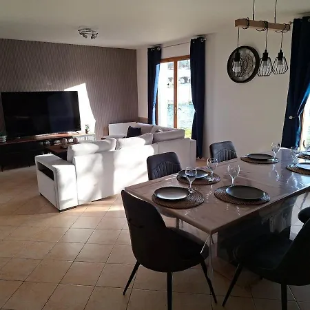L'eucalyptus 6 P, Grand Familial, Terrasse Et Grand Parking Prive Clos