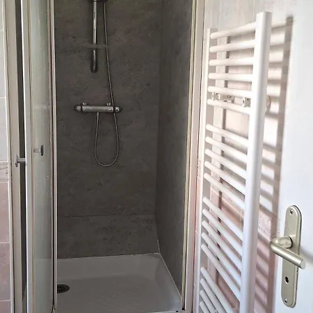 L'eucalyptus 6 P, Grand Familial, Terrasse Et Grand Parking Prive Clos *